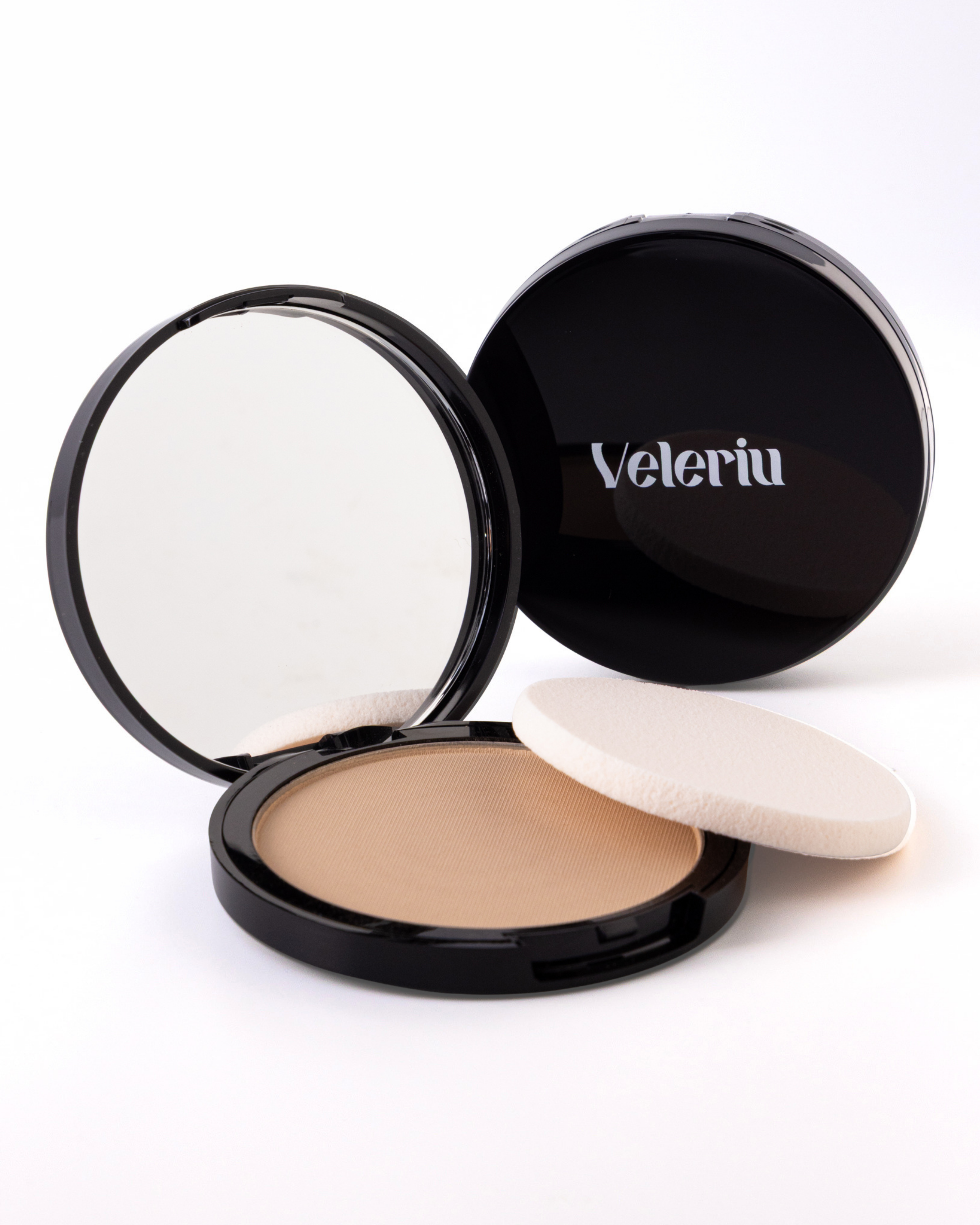 Mineral Powder Foundation compact with sponge - buildable coverage and natural luminous finish