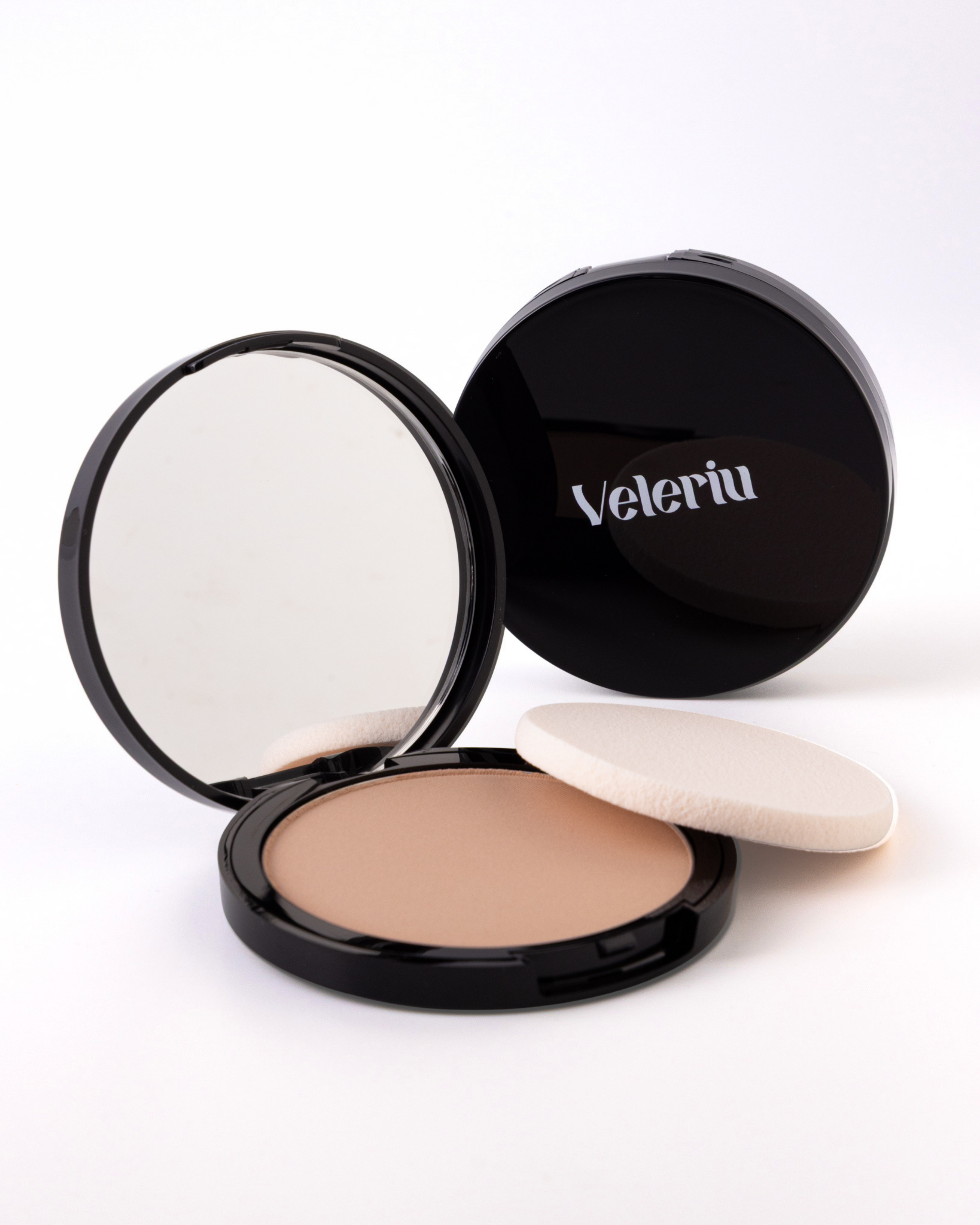 Mineral Powder Foundation compact with sponge - buildable coverage and natural luminous finish